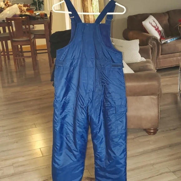 Arctix bibed snow suit 14/16. - Picture 2 of 4